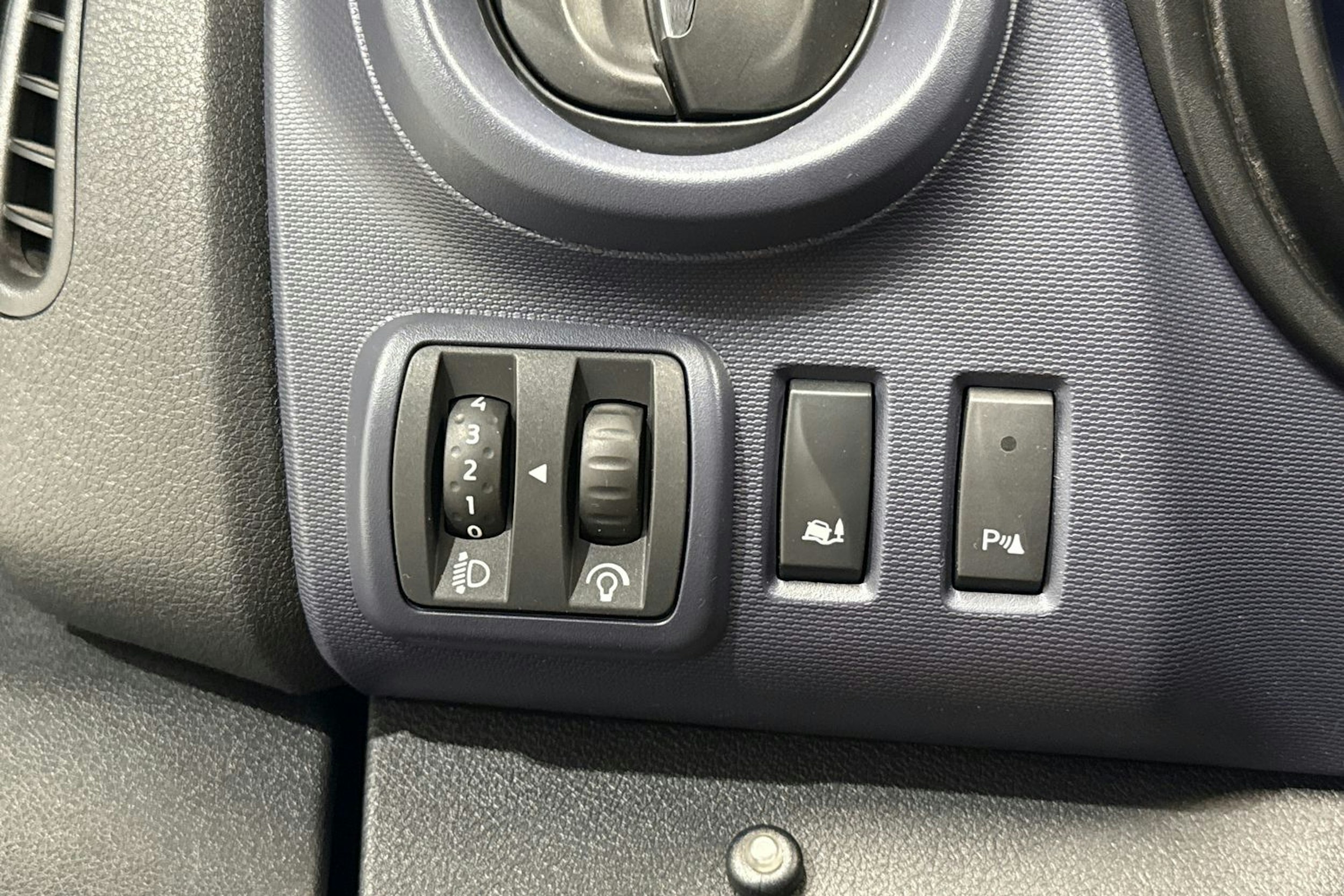 Harmaa Opel VIVARO 2016 kuva 14.