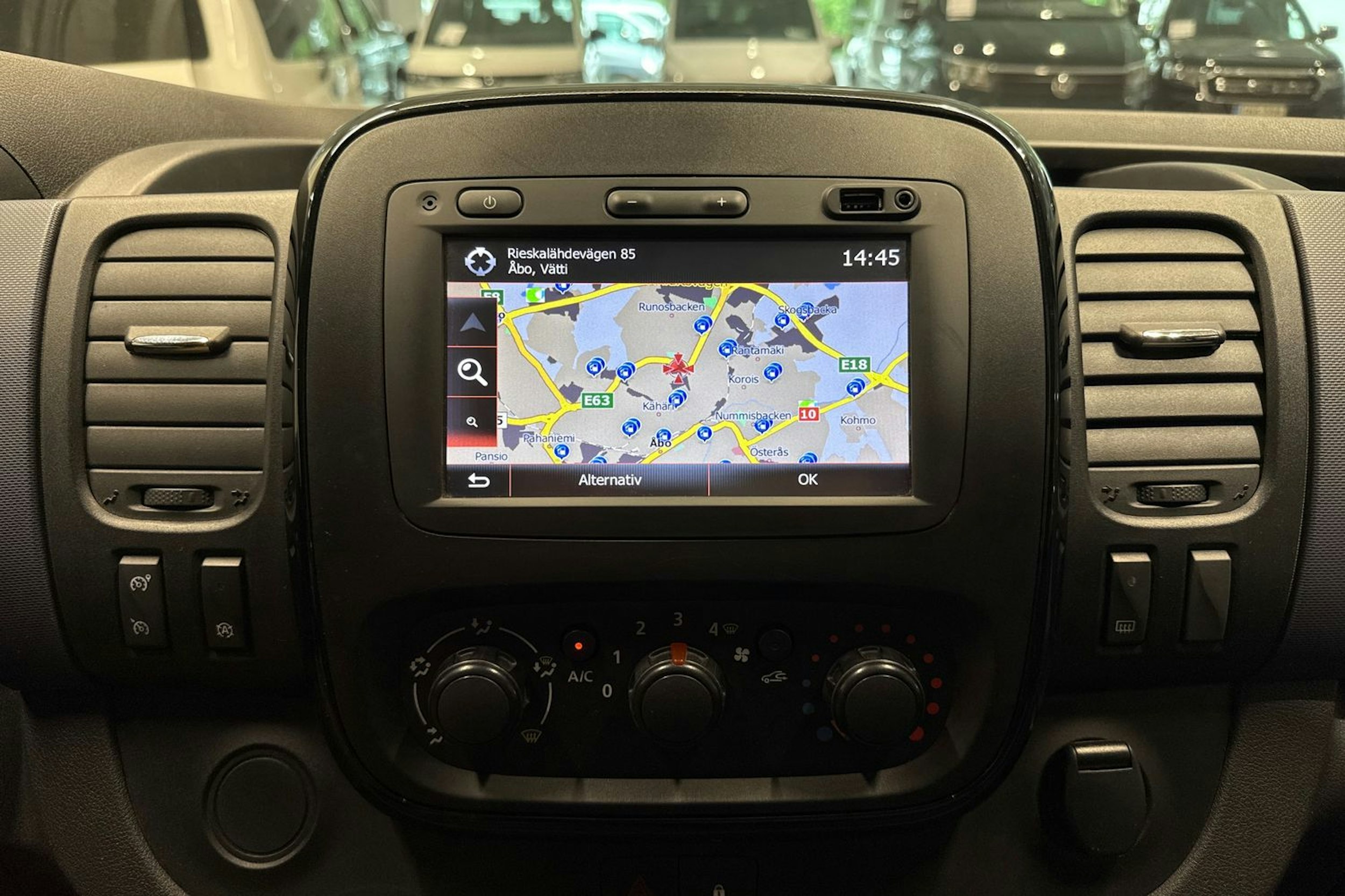 Harmaa Opel VIVARO 2016 kuva 15.