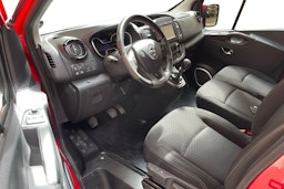 punainen Opel Vivaro 2017 kuva 8.