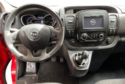 punainen Opel Vivaro 2017 kuva 9.