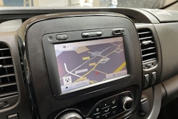 punainen Opel Vivaro 2017 kuva 27.