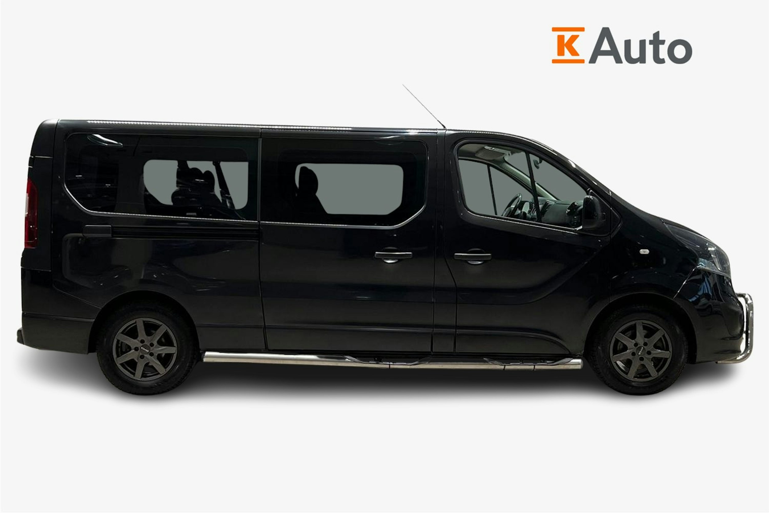 Musta Opel VIVARO 2017 kuva 5.