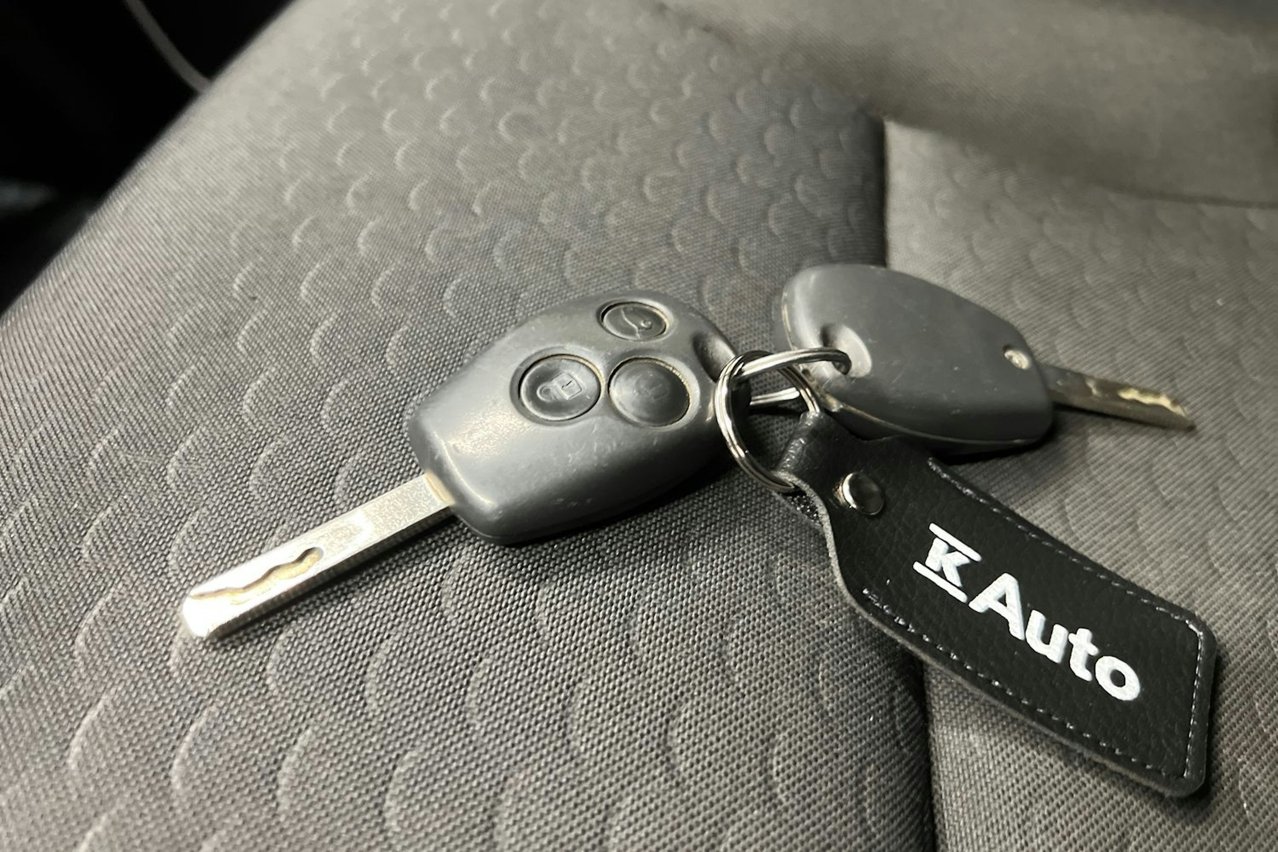 Musta Opel VIVARO 2017 kuva 12.