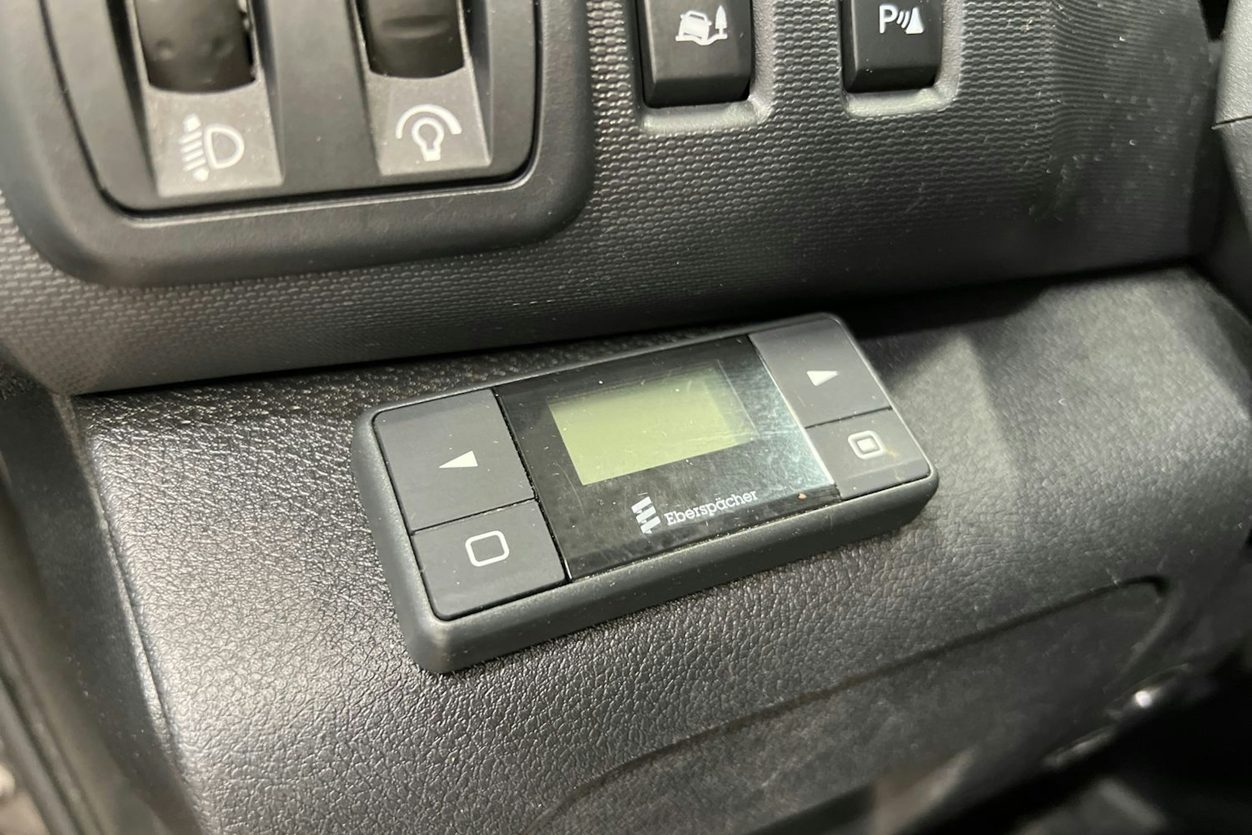 Musta Opel VIVARO 2017 kuva 13.