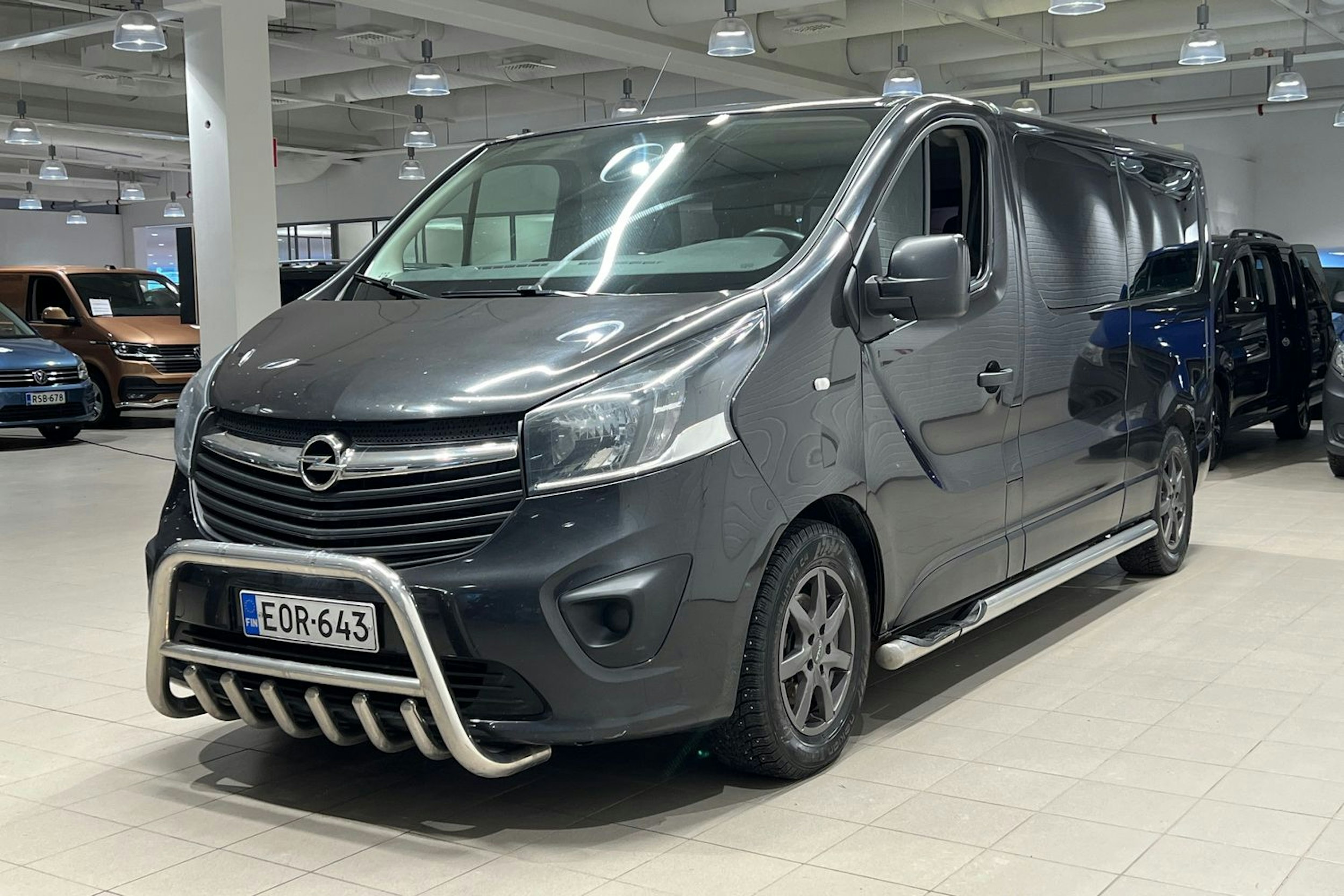 Musta Opel VIVARO 2017 kuva 18.