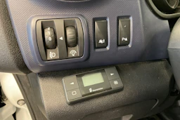 Valkoinen Opel VIVARO 2017 kuva 12.