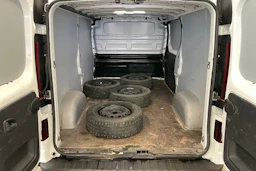 Valkoinen Opel VIVARO 2017 kuva 16.