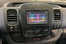Valkoinen Opel VIVARO 2017 kuva 17.