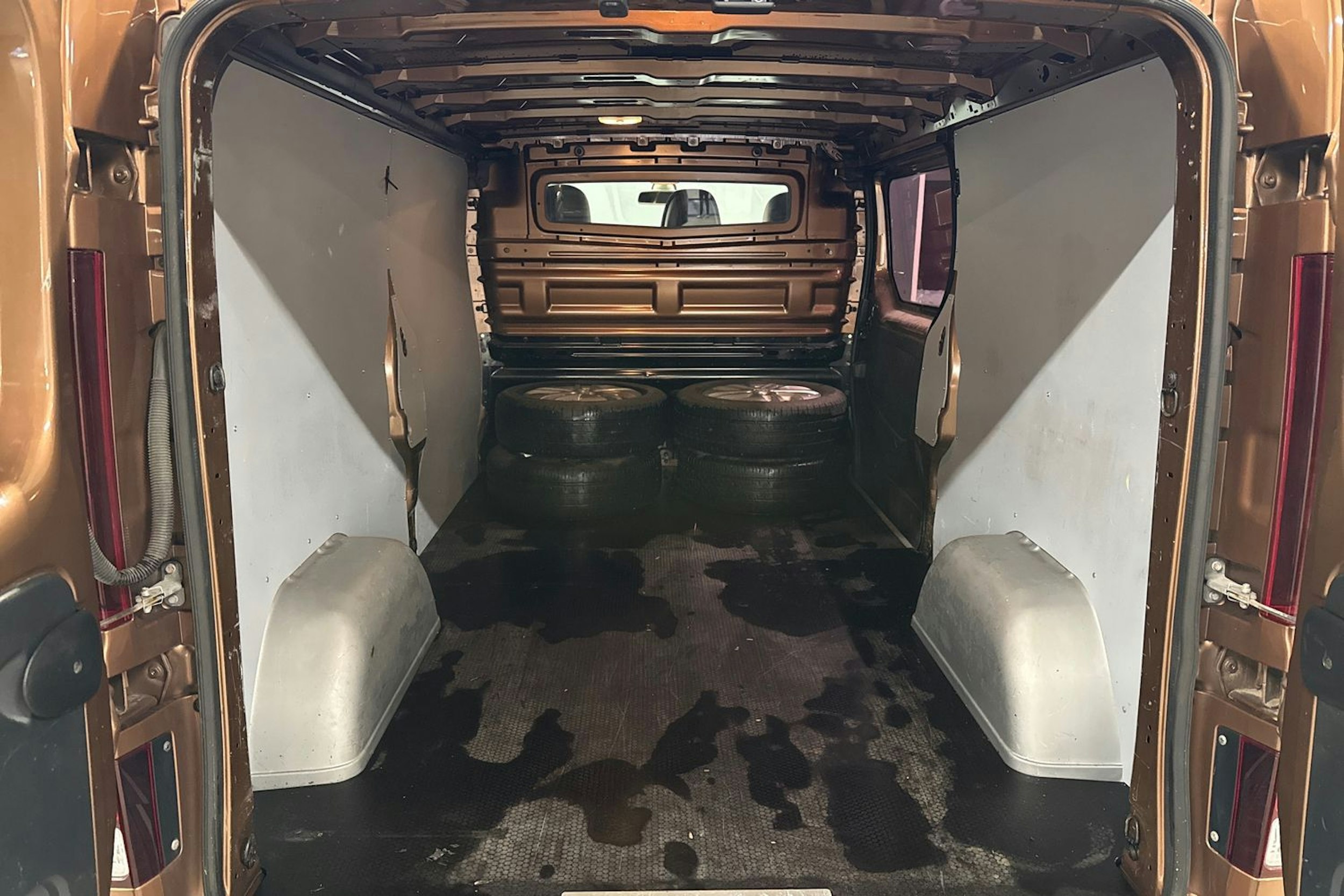 met. ruskea (beige) Opel Vivaro 2017 kuva 15.