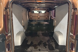 met. ruskea (beige) Opel Vivaro 2017 kuva 15.