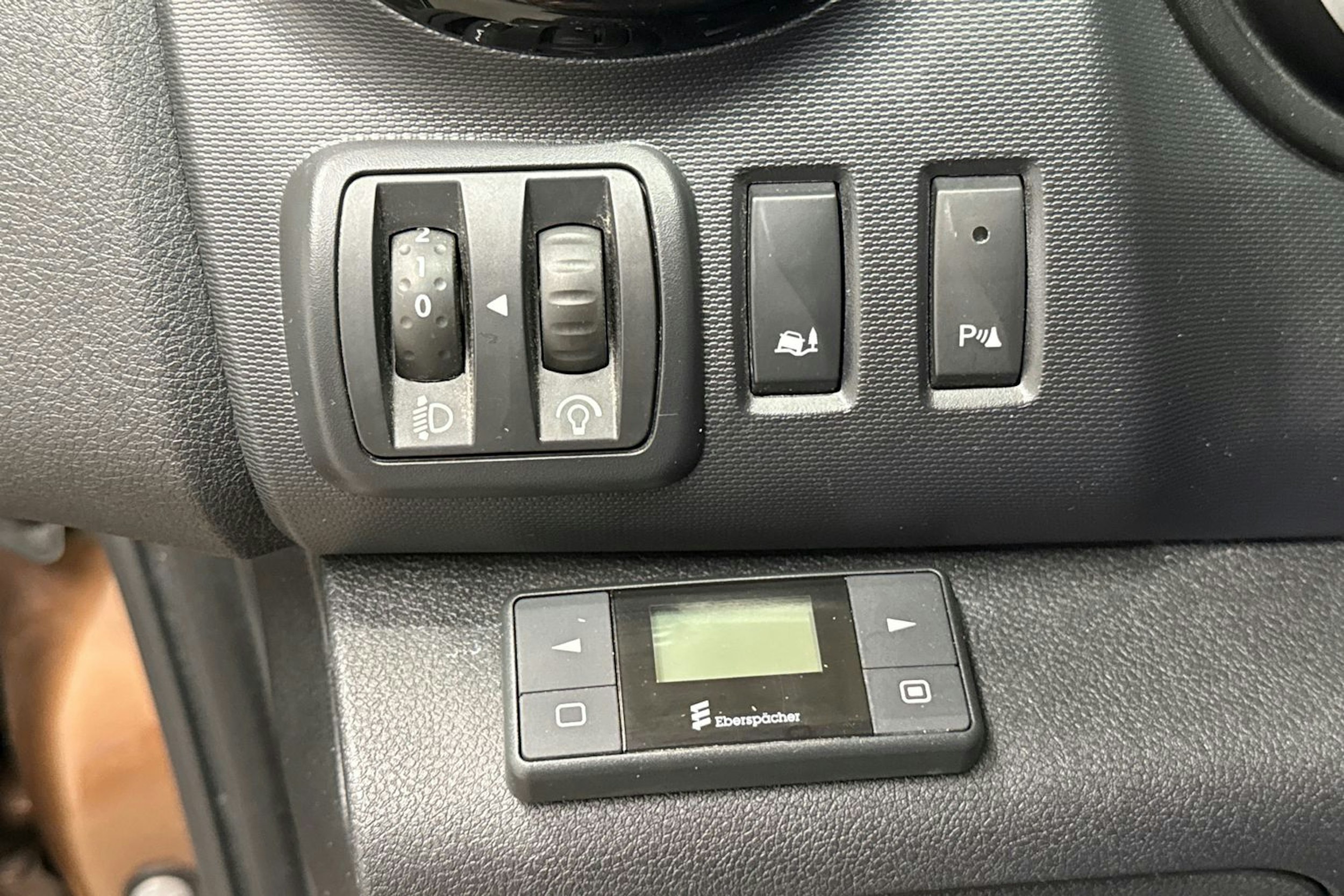 met. ruskea (beige) Opel Vivaro 2017 kuva 17.