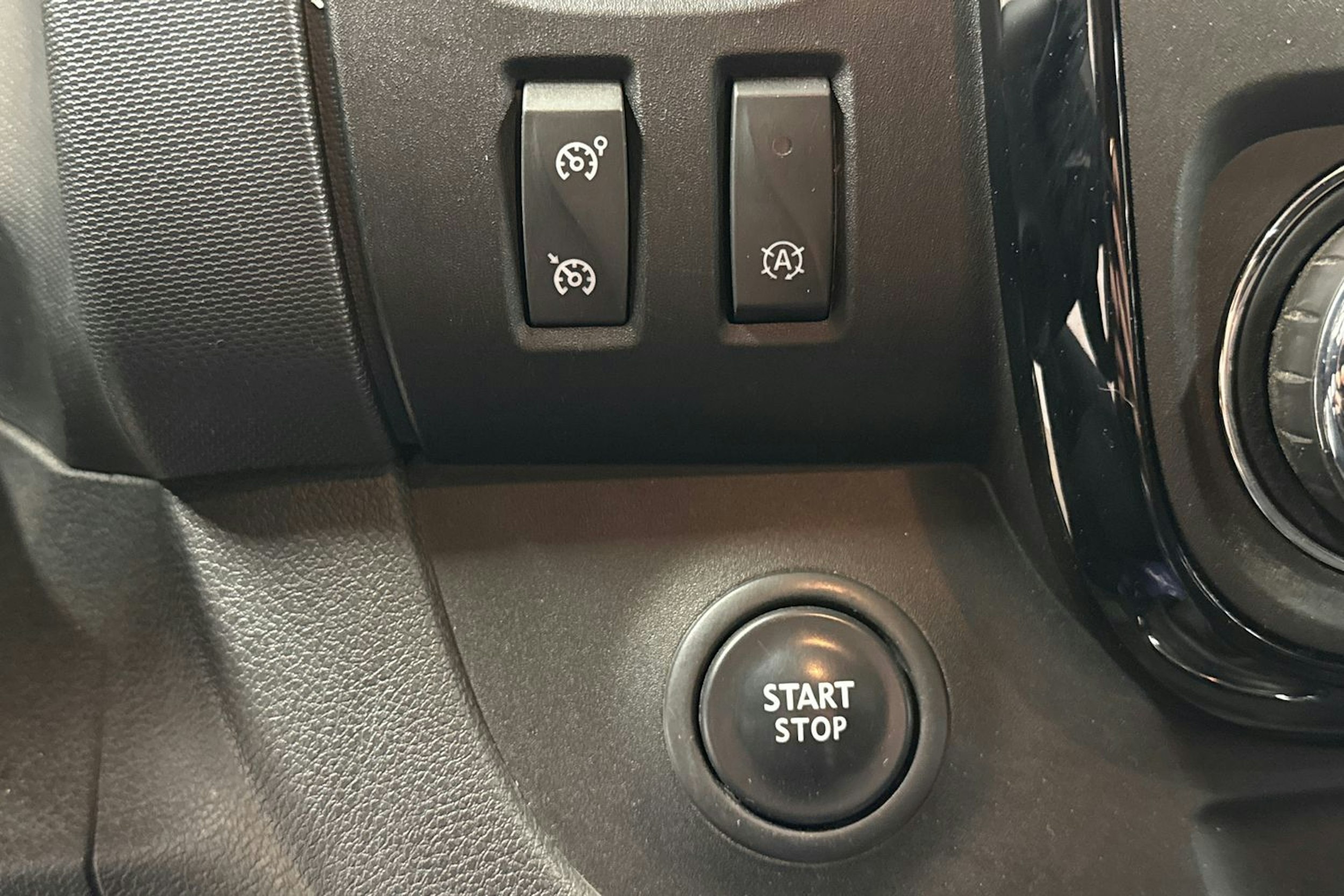 met. ruskea (beige) Opel Vivaro 2017 kuva 18.