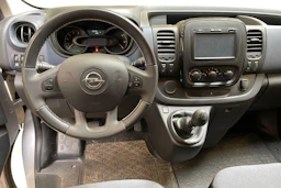 harmaa Opel Vivaro 2017 kuva 7.
