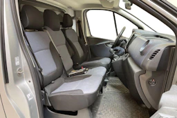 harmaa Opel Vivaro 2017 kuva 8.