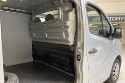 harmaa Opel Vivaro 2017 kuva 18.