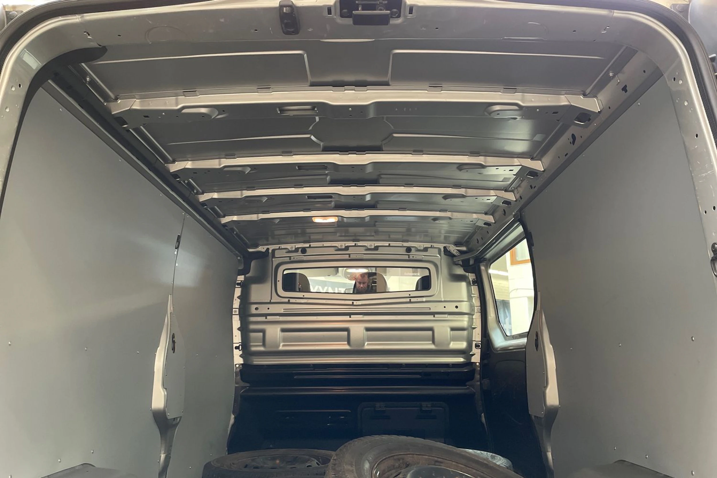 harmaa Opel Vivaro 2017 kuva 25.