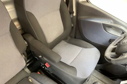 harmaa Opel Vivaro 2017 kuva 34.