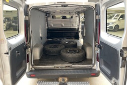 harmaa Opel Vivaro 2017 kuva 12.