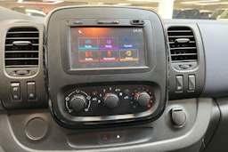 harmaa Opel Vivaro 2017 kuva 15.