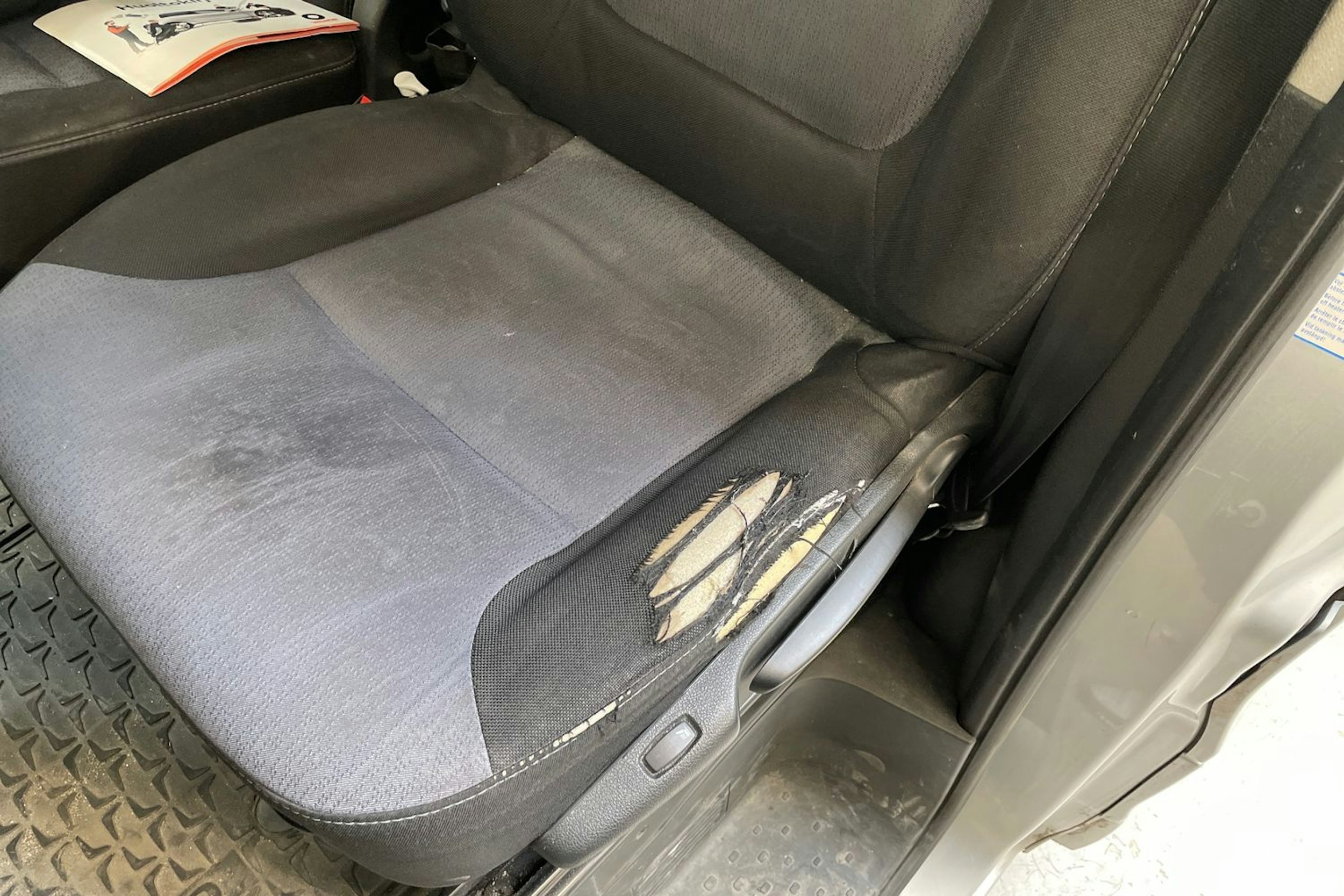 harmaa Opel Vivaro 2017 kuva 19.