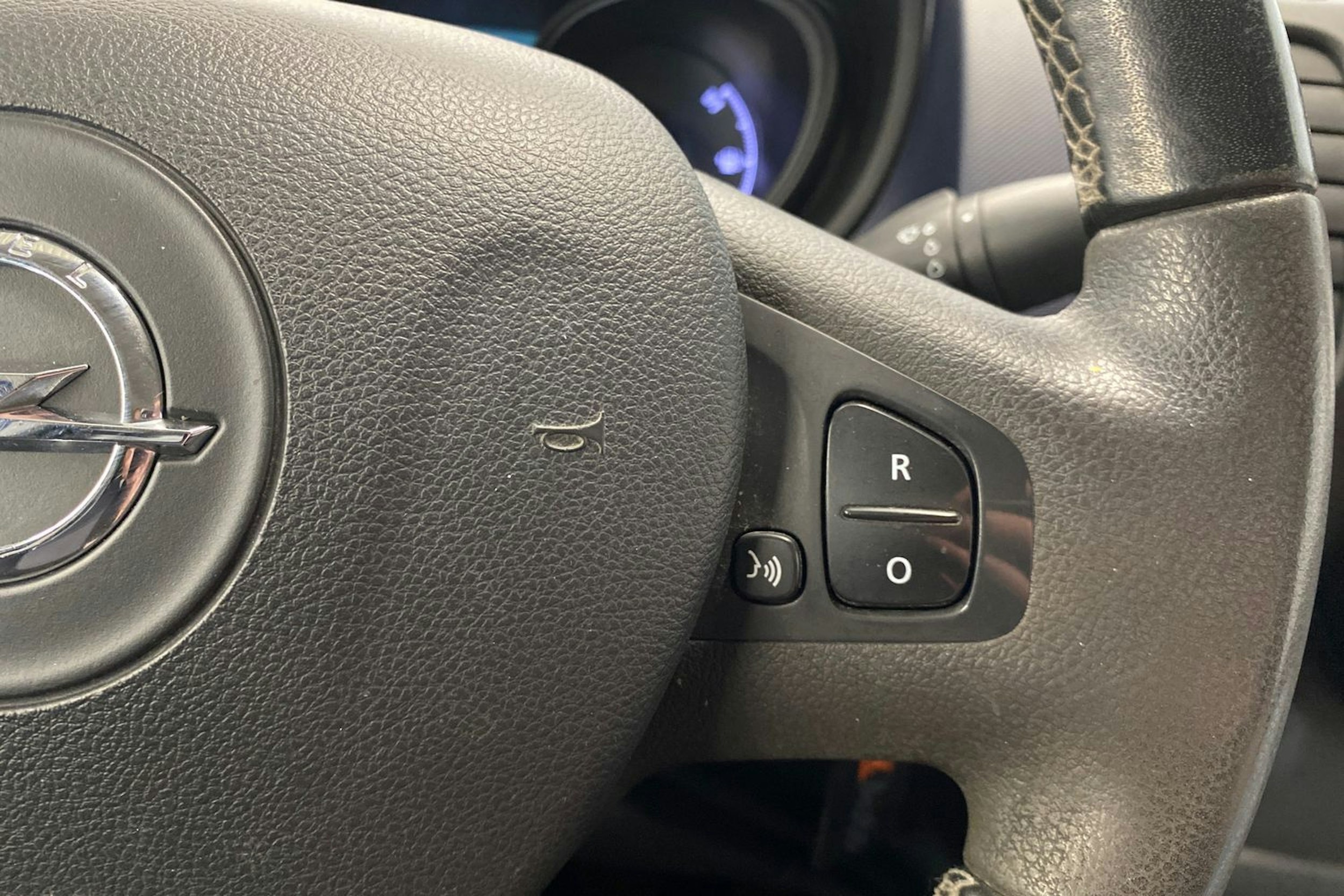harmaa Opel Vivaro 2017 kuva 16.