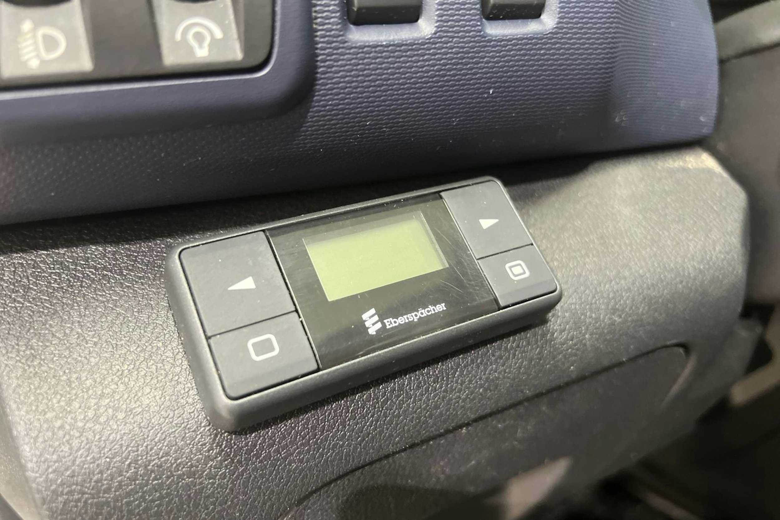 valkoinen Opel Vivaro 2017 kuva 12.