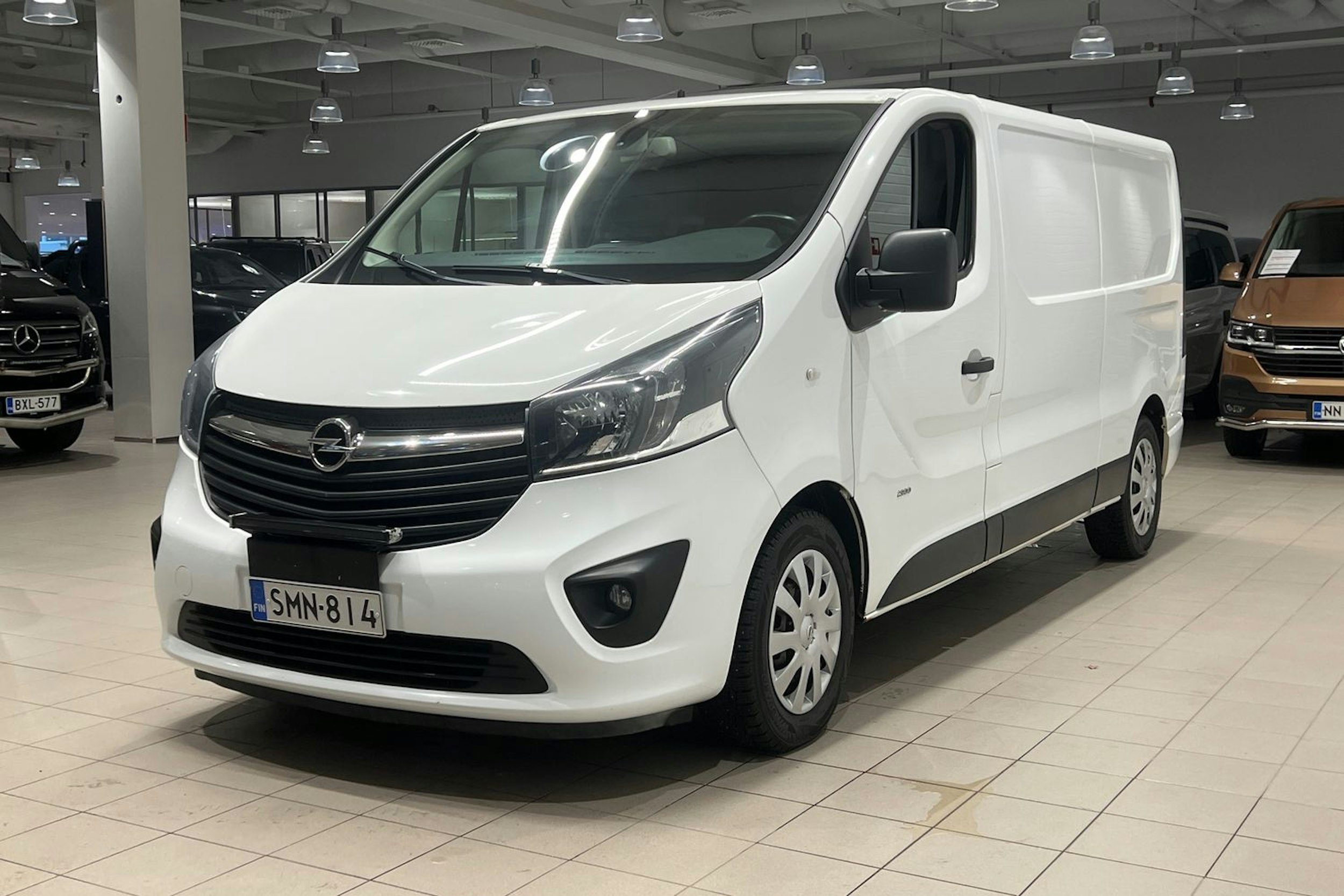 valkoinen Opel Vivaro 2017 kuva 20.