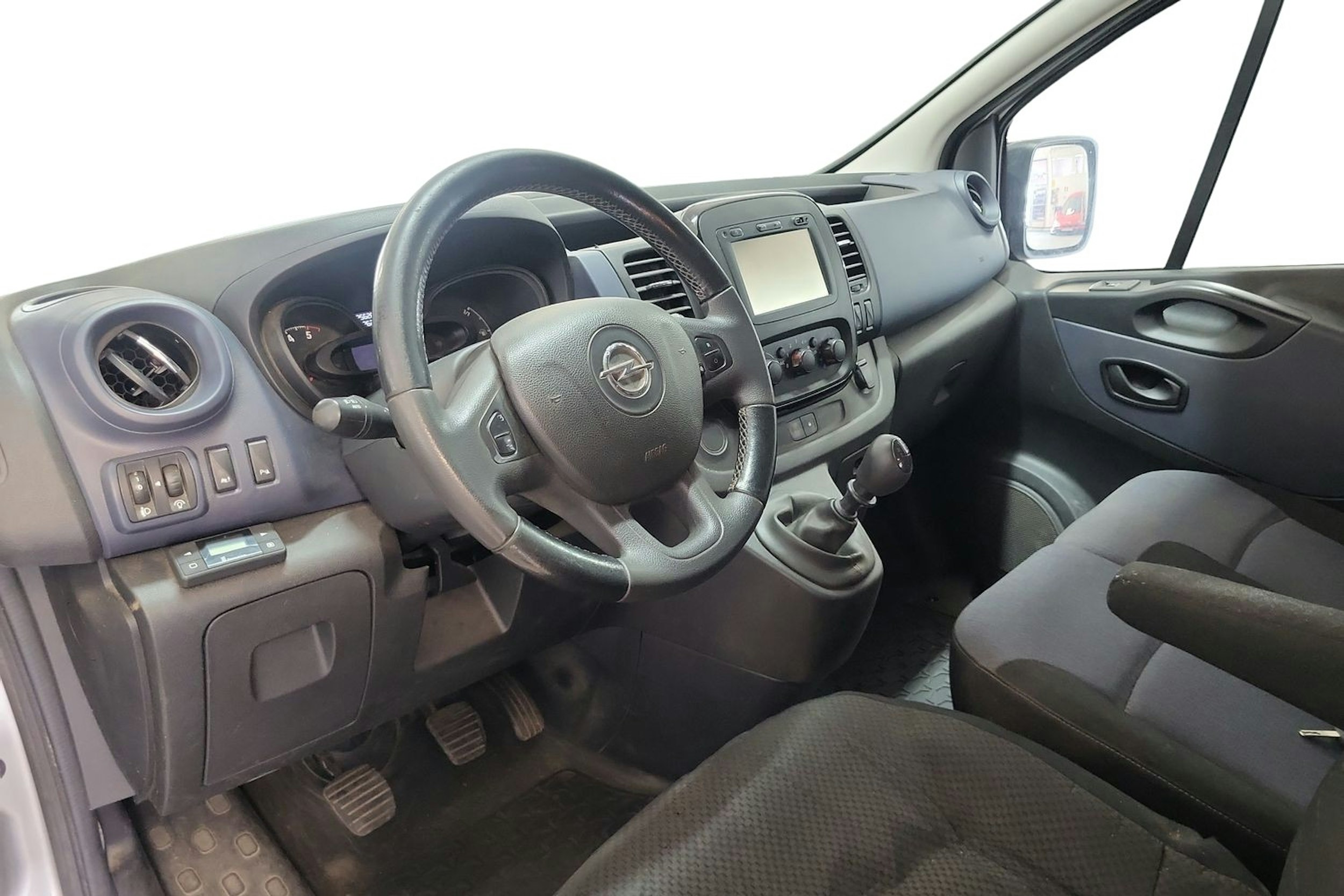 Harmaa Opel VIVARO 2017 kuva 3.