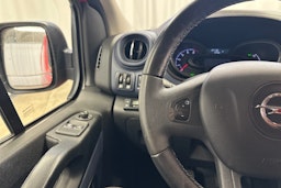 punainen Opel Vivaro 2018 kuva 16.