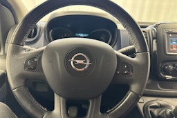 punainen Opel Vivaro 2018 kuva 18.