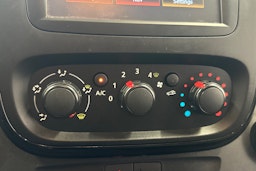 punainen Opel Vivaro 2018 kuva 21.