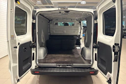 valkoinen Opel Vivaro 2018 kuva 13.