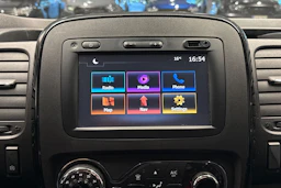 valkoinen Opel Vivaro 2018 kuva 21.