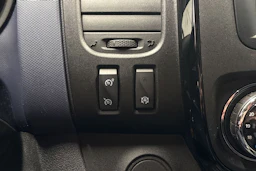 valkoinen Opel Vivaro 2018 kuva 22.