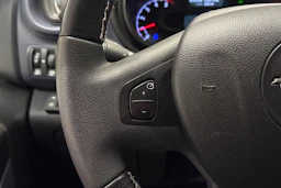 valkoinen Opel Vivaro 2018 kuva 23.