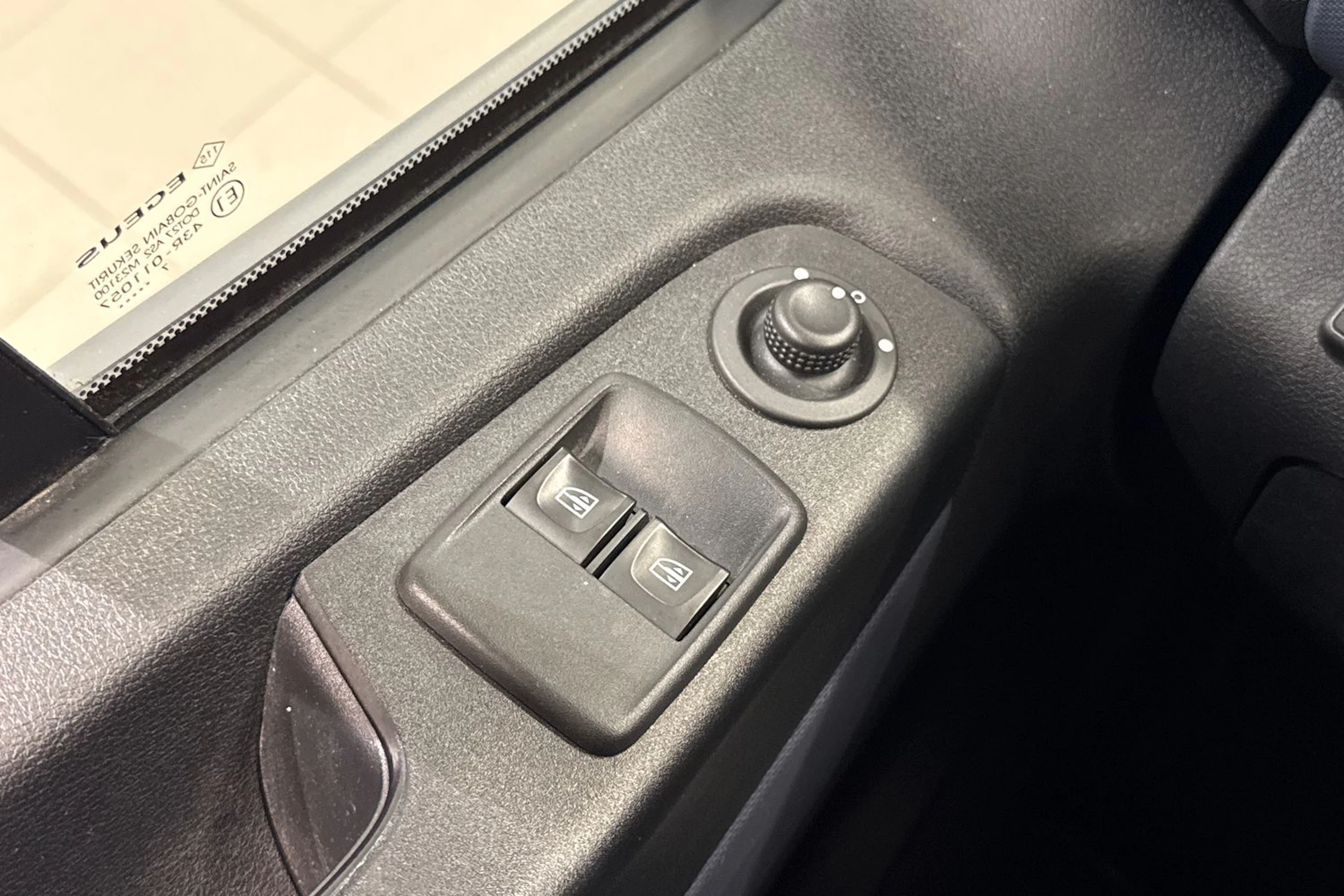 valkoinen Opel Vivaro 2018 kuva 25.