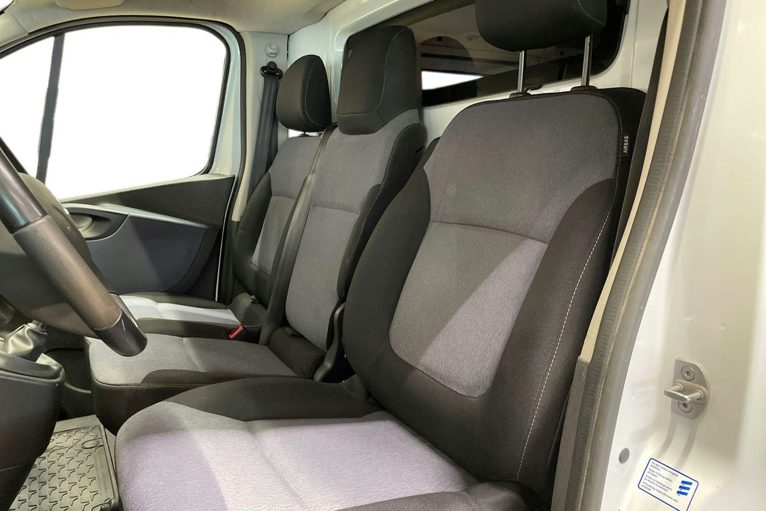 valkoinen Opel Vivaro 2018 kuva 10.