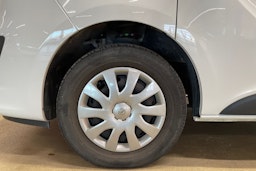 valkoinen Opel Vivaro 2018 kuva 13.