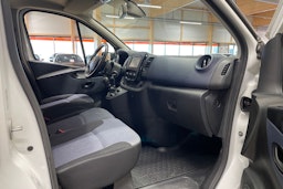valkoinen Opel Vivaro 2018 kuva 16.