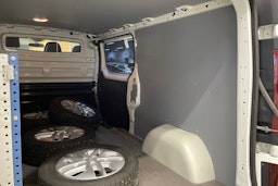 valkoinen Opel Vivaro 2018 kuva 23.