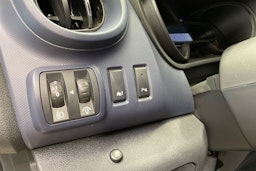 valkoinen Opel Vivaro 2018 kuva 25.