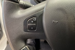 valkoinen Opel Vivaro 2018 kuva 28.