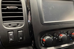 valkoinen Opel Vivaro 2018 kuva 31.