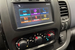 valkoinen Opel Vivaro 2018 kuva 34.