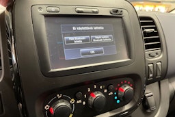 valkoinen Opel Vivaro 2018 kuva 37.