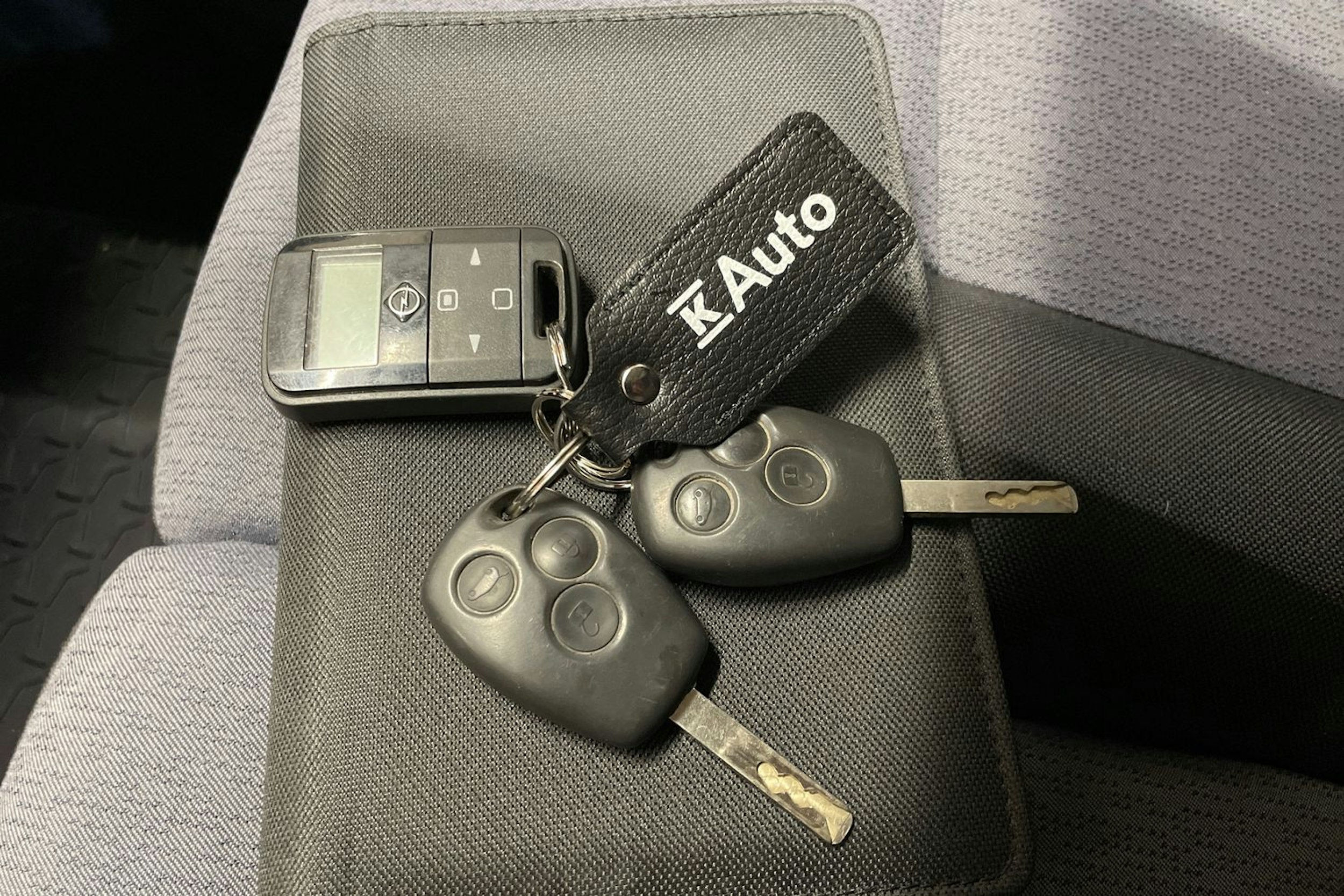 valkoinen Opel Vivaro 2018 kuva 39.