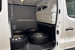 valkoinen Opel Vivaro 2018 kuva 12.