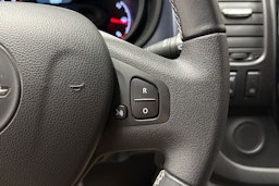 valkoinen Opel Vivaro 2018 kuva 17.