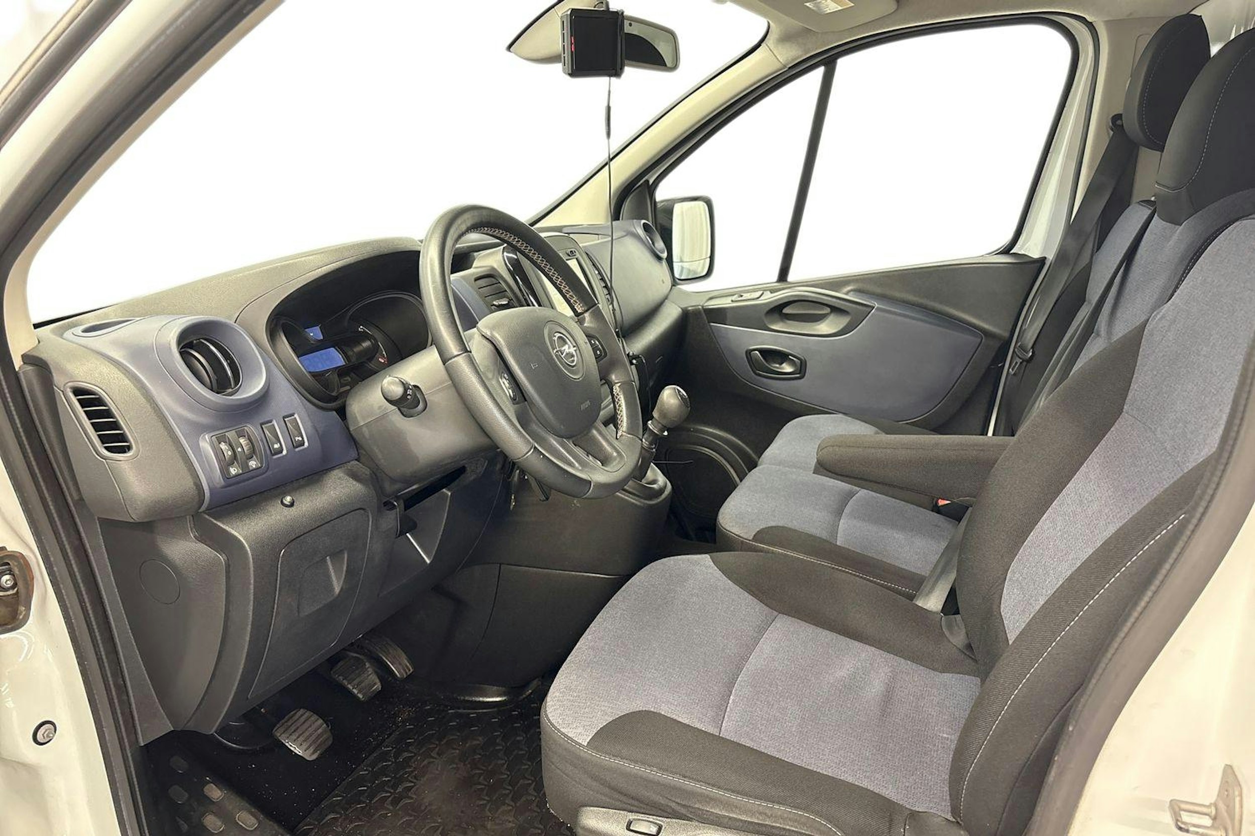 valkoinen Opel Vivaro 2018 kuva 6.