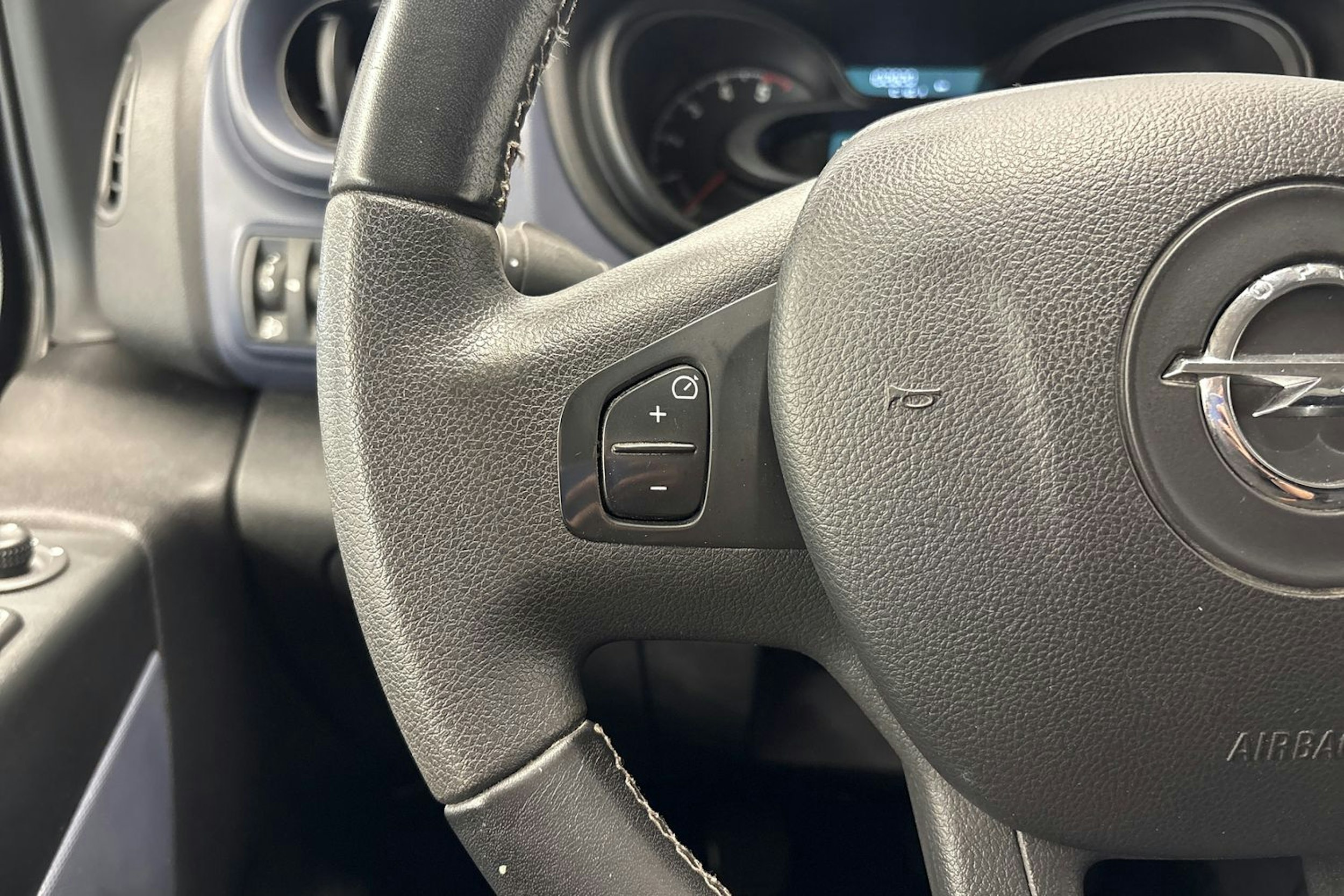 valkoinen Opel Vivaro 2018 kuva 12.